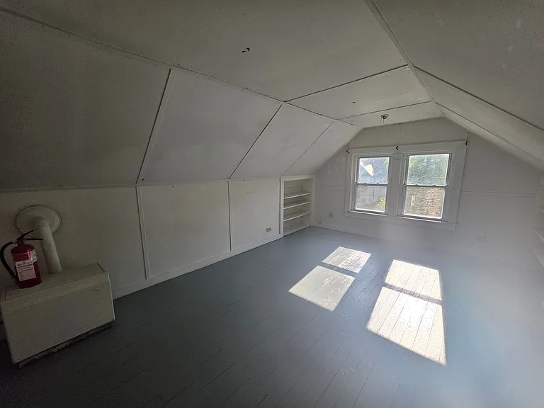 914 S Water St — Photo 16