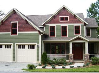 696 Sorrento Knolls Dr, Blowing Rock, NC 28605