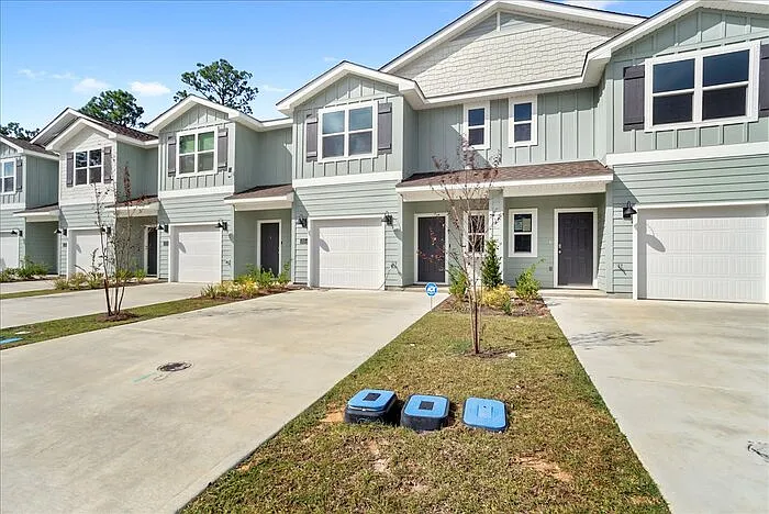3 bed, 2.5 bath, 1537 sqft, $1,875 — Photo 3