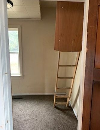 3rd image of 912 E Amity Ave