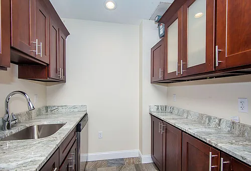 33 Walbridge St Photo 1