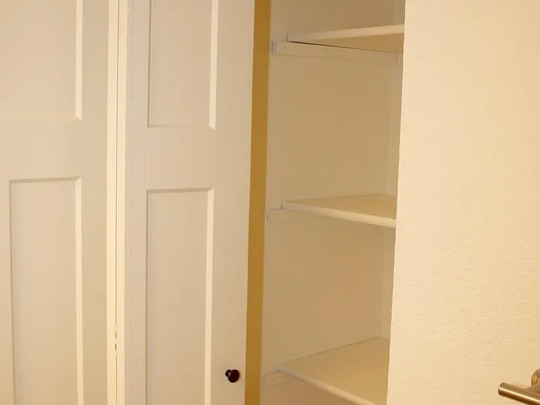 225 SW Kalmia St #A — Photo 18