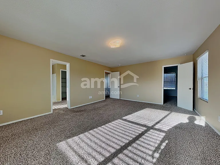 937 Iona Dr — Photo 11