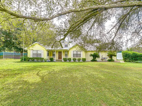 16349 Spring Valley Rd, Dade City, FL 33523