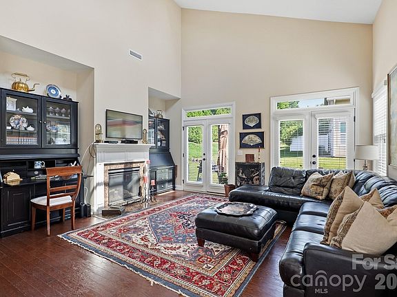 5th image of 4133 La Crema Dr