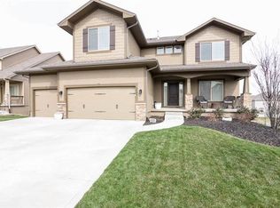 2298 W Trail Dr, Olathe, KS 66061