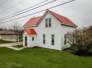 401 Center St, Garwin, IA 50632