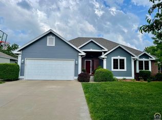 2736 SW Lagito Dr, Topeka, KS 66614