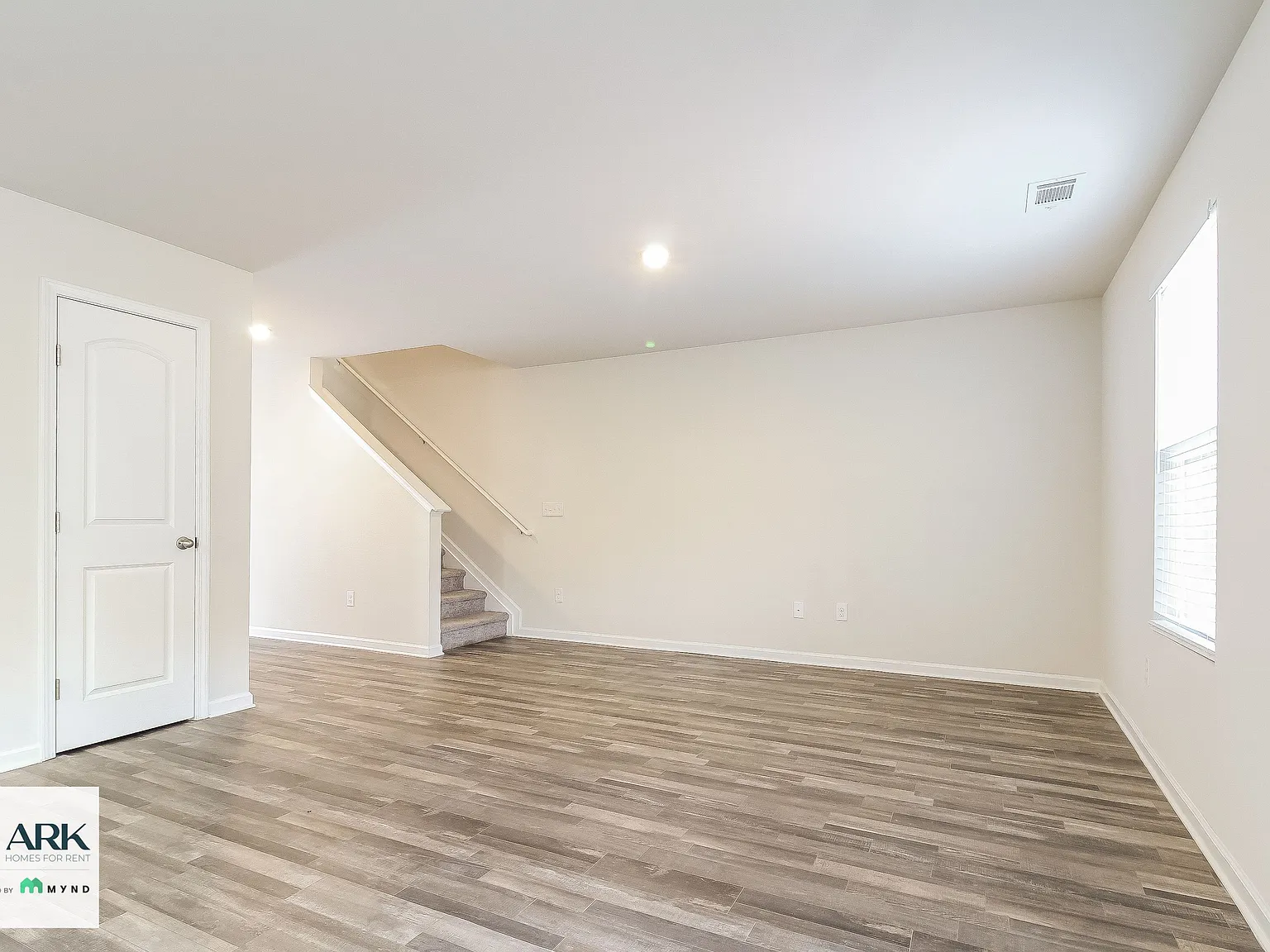 3 bed, 3.0 bath, 1606 sqft, $1,745 — Photo 3