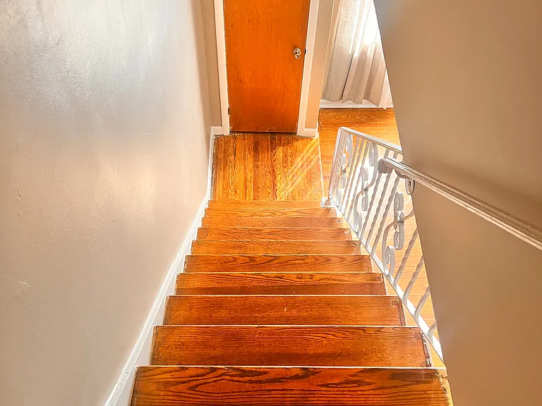 7565 Malvern Ave — Photo 4