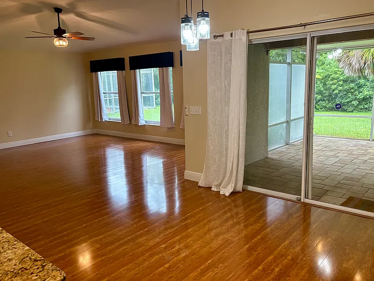6302 Sturbridge Ct — Photo 9