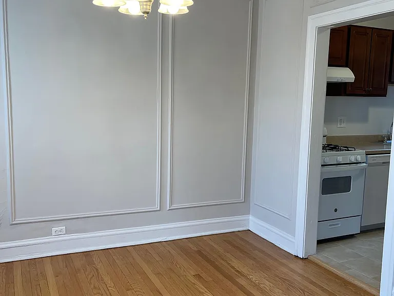 1637 W Estes Ave #3 — Photo 4