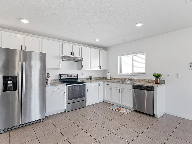 213 Lake Lucerne Way — Photo 3