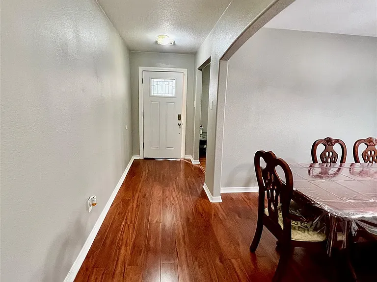 9610 Serenata Ct — Photo 2