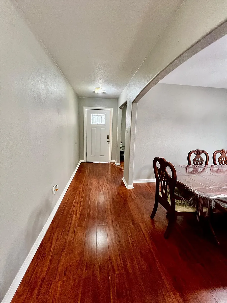 Building Photo - 9610 Serenata Ct