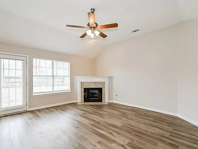 1483 S Goodlett Grove Cv — Photo 4