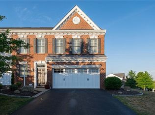 129 Foxchase Dr, Canonsburg, PA 15317