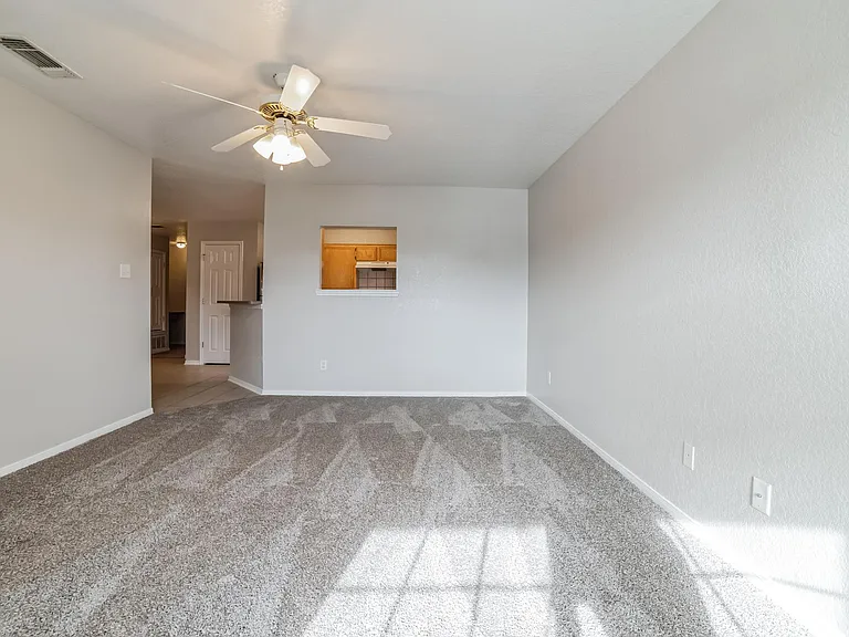 319 Cedar Ridge Dr #B — Photo 6
