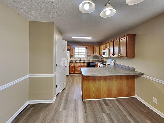 4th image of 3237 Hardwood Dr
