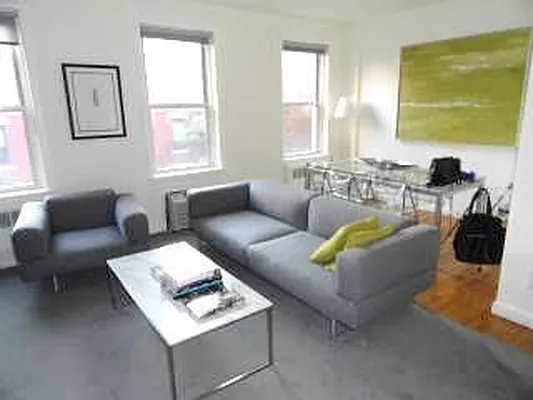 Rented by Bank Neary | media 11