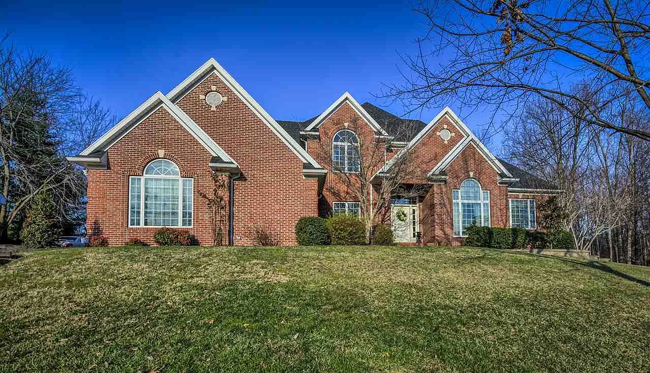 2411 Lakeridge Dr photo 1