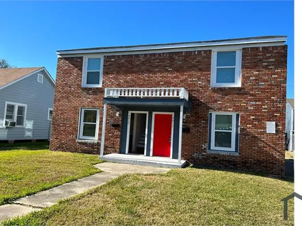 4017 Procter St, Pt Arthur, TX 77642