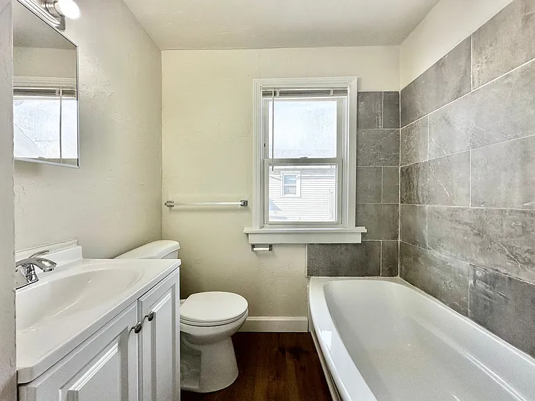 1152 Stuart St — Photo 12