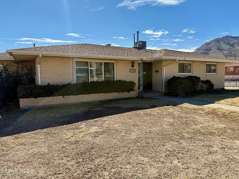 2900 Polk Ave — Photo 3