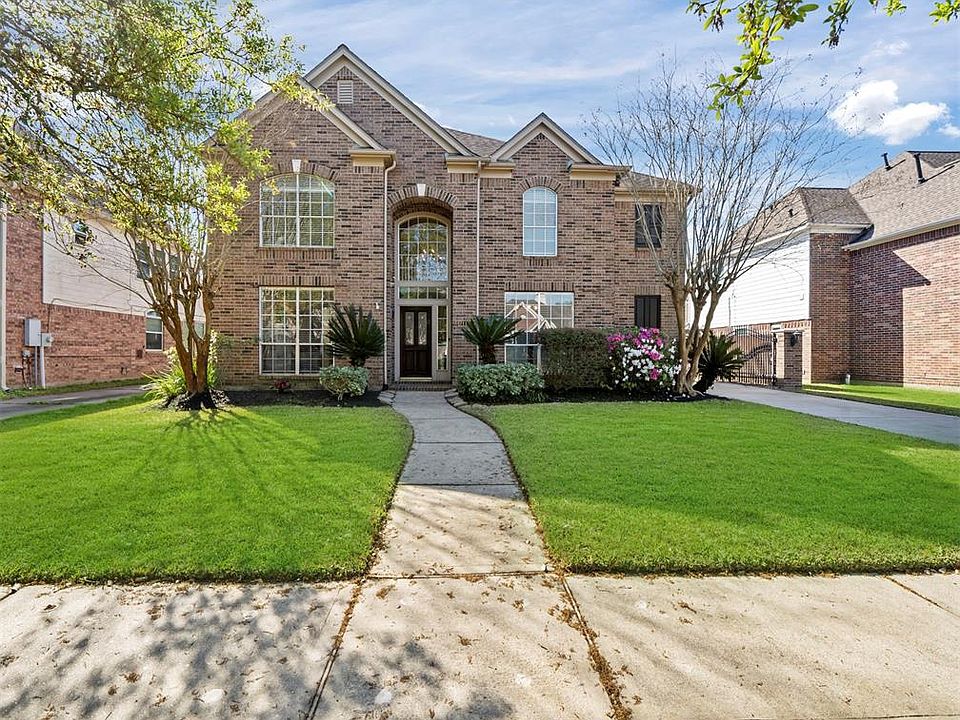1st image of 2113 Palm Castle Dr
