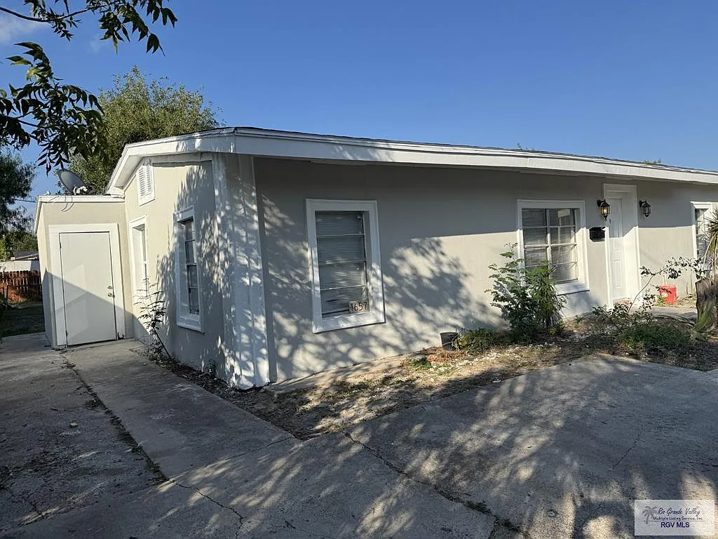 Building Photo - 1657 Harvard Ave #FRONT