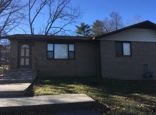 100 Wild Apple Dr, Cassville, MO 65625