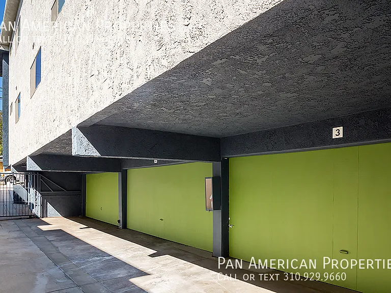 2704 Vanderbilt Ln #13 — Photo 22