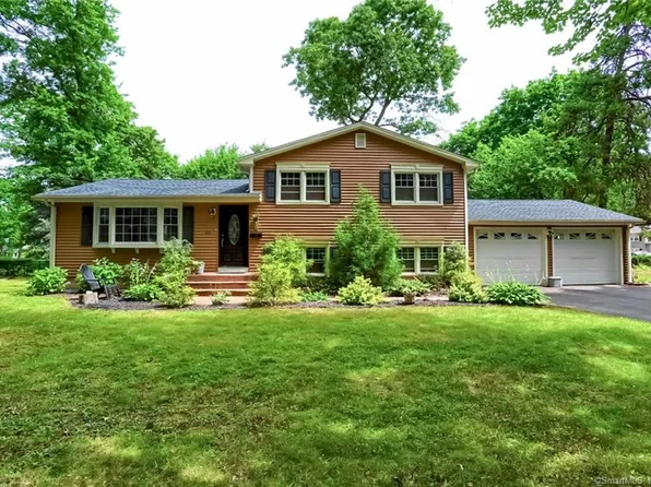 21 Larson Dr, North Haven, CT 06473