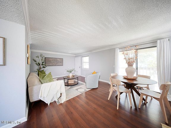 3rd image of 100 FAIRWAY PARK Boulevard #2102