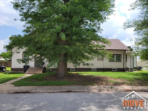 300 S 1st St, Cimarron, KS 67835