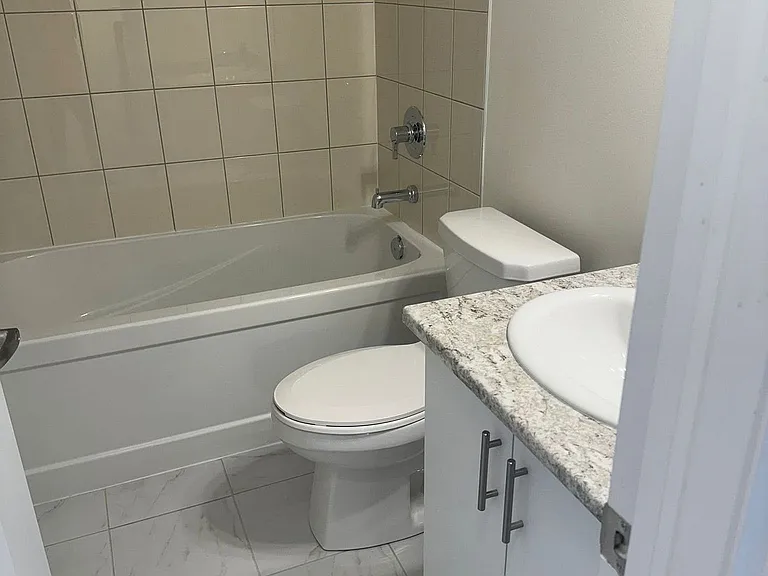 245 McLevin Ave W #7 — Photo 11