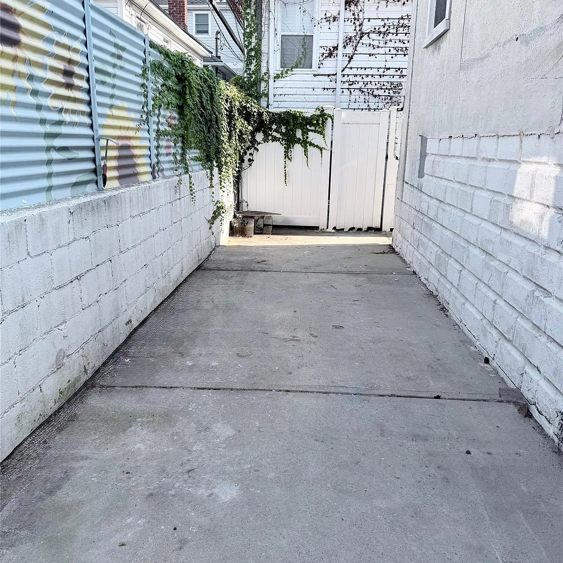 2 bed, 1.0 bath, 880 sqft, $2,750 — Photo 2