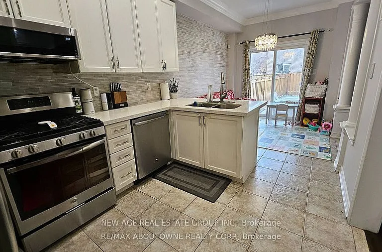 42 Ozner Cres — Photo 14