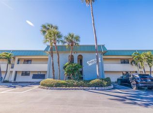 12000 Capri Cir S APT 16, Treasure Island, FL 33706