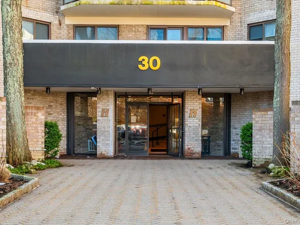 30 Greenridge Avenue #4M, White Plains, NY 10605