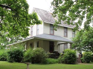 347 E Valley St, Yellville, AR 72687
