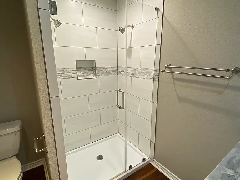2118 Burnet St — Photo 18