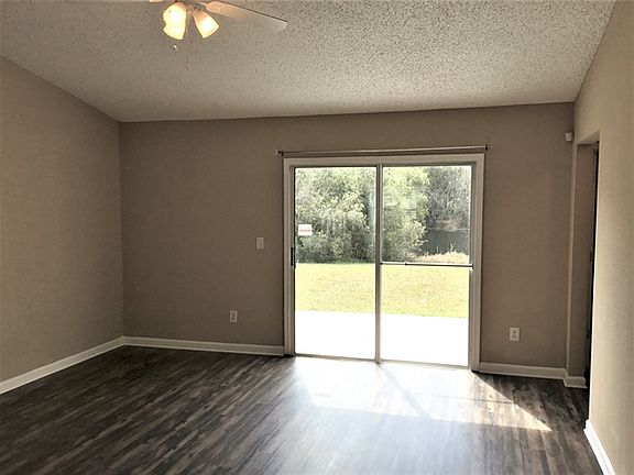 3rd image of 11182 Lauren Oak Ln