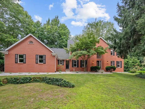 52051 Iron Forge Ct, Granger, IN 46530
