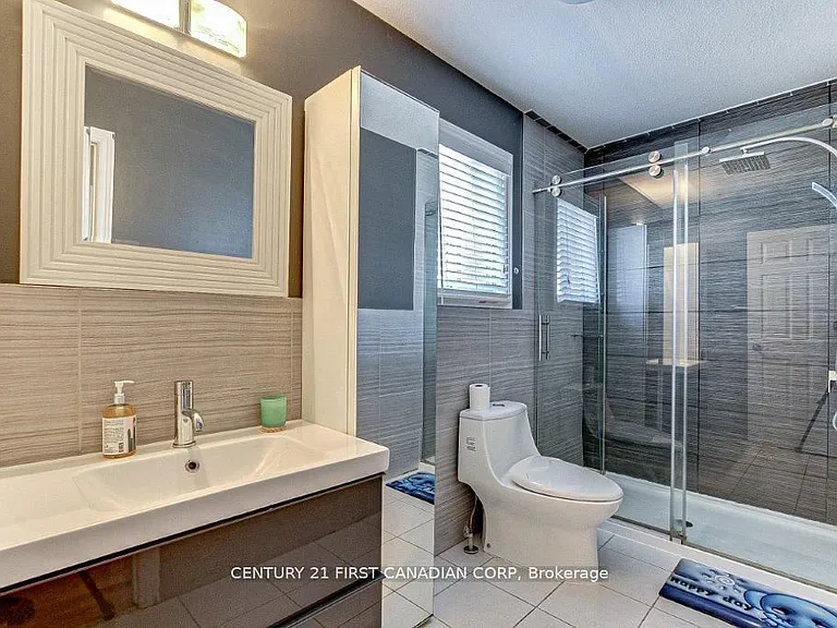 1876 Coronation Dr — Photo 17