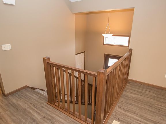 3rd image of 8315 Talon Cir NW