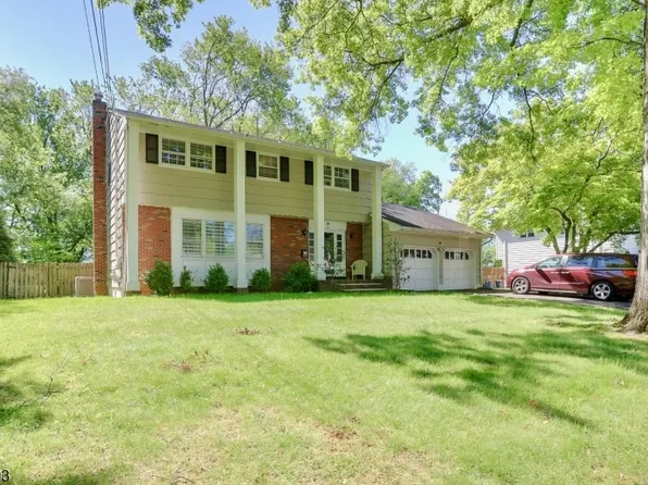 93 Summit Ct, Westfield Town, NJ 07090