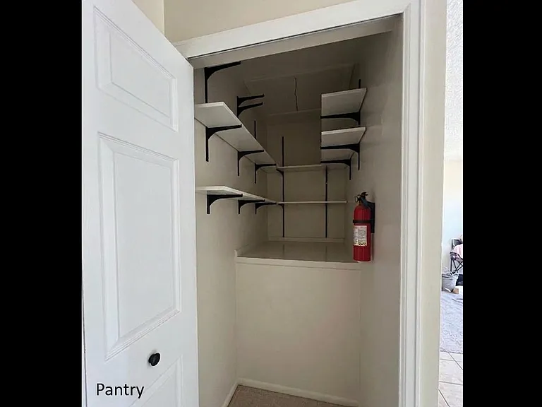 3872 Surrey Ln — Photo 6