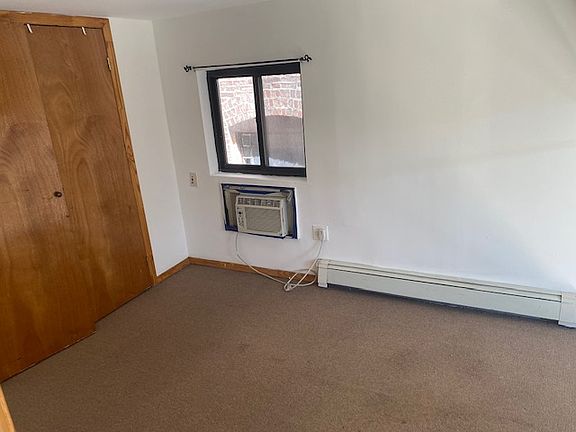 4th image of 212 E 10th St #B