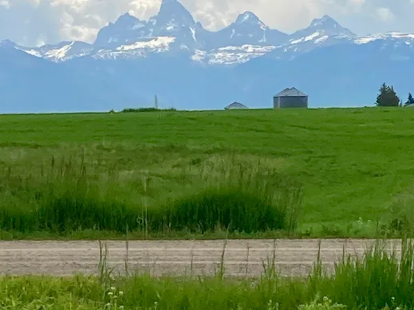 8650 W Ridge Rd, Tetonia, ID 83452